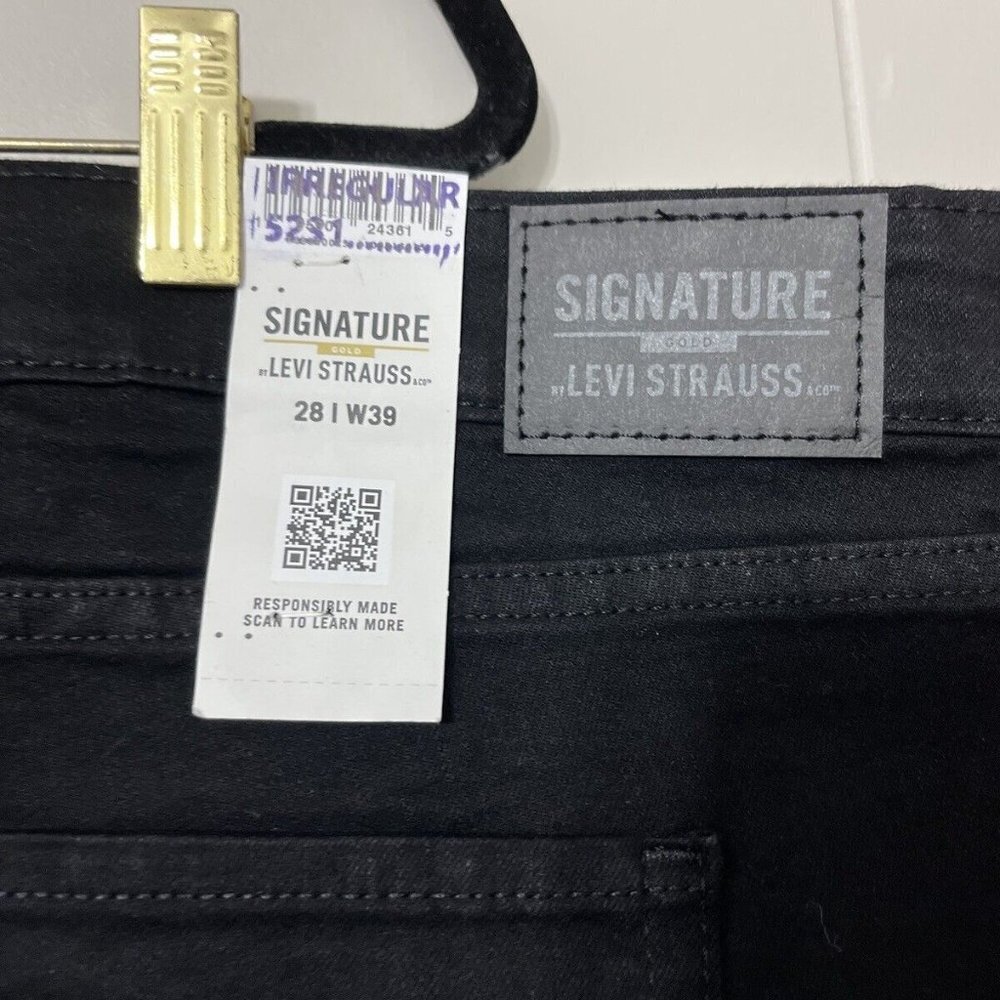Signature by Levi Strauss Women's Mid Rise Straight Black Jeans Size 28M NWT - Picture 10 of 10